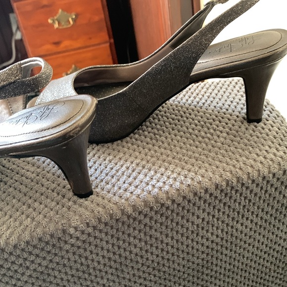 Opened toe Pumps - like new - Picture 3 of 5